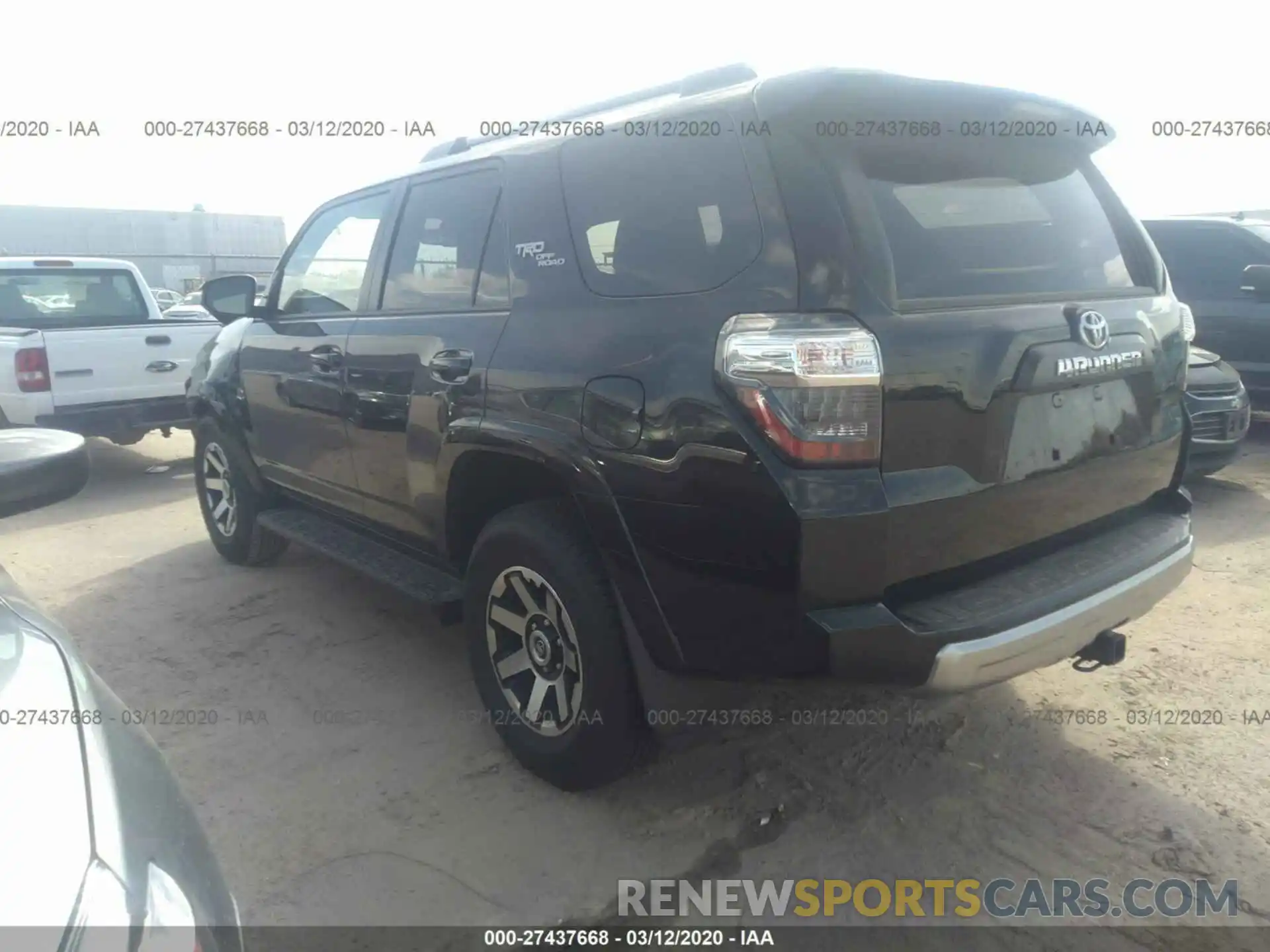 3 Фотография поврежденного автомобиля JTEBU5JR8L5786852 TOYOTA 4RUNNER 2020