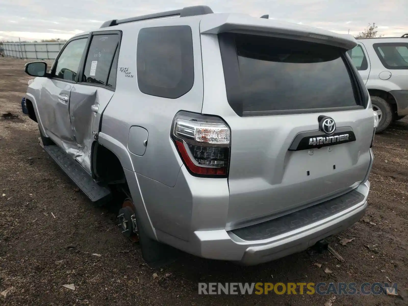 3 Photograph of a damaged car JTEBU5JR8L5787869 TOYOTA 4RUNNER 2020