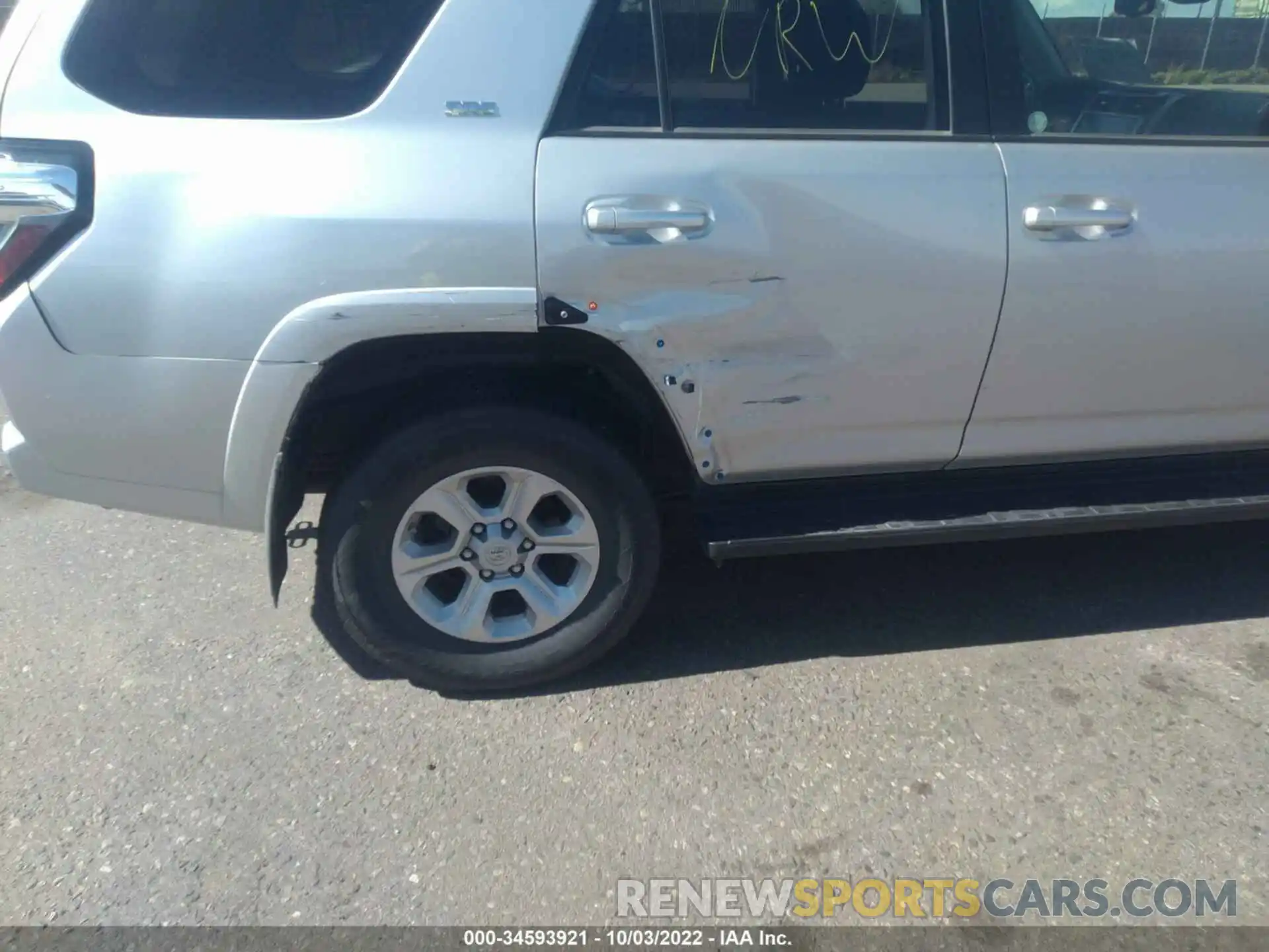 6 Photograph of a damaged car JTEBU5JR8L5787919 TOYOTA 4RUNNER 2020