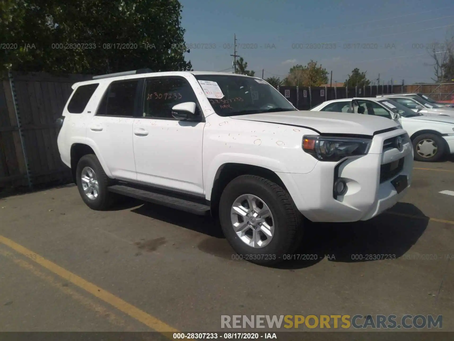 1 Photograph of a damaged car JTEBU5JR8L5788276 TOYOTA 4RUNNER 2020