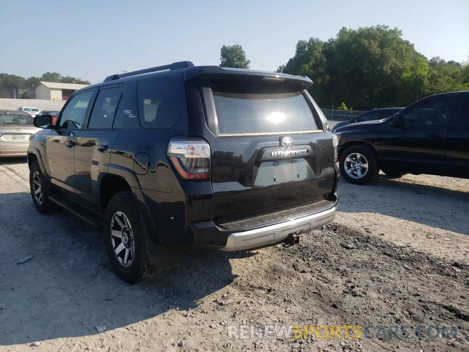 3 Фотография поврежденного автомобиля JTEBU5JR8L5790738 TOYOTA 4RUNNER 2020