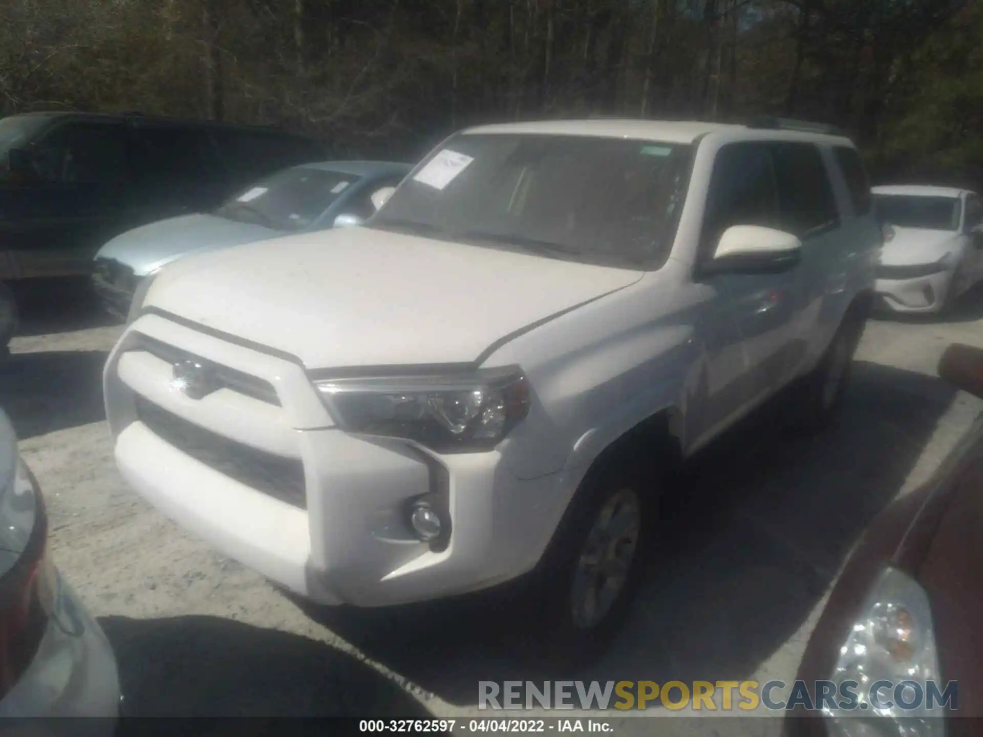 2 Фотография поврежденного автомобиля JTEBU5JR8L5794479 TOYOTA 4RUNNER 2020