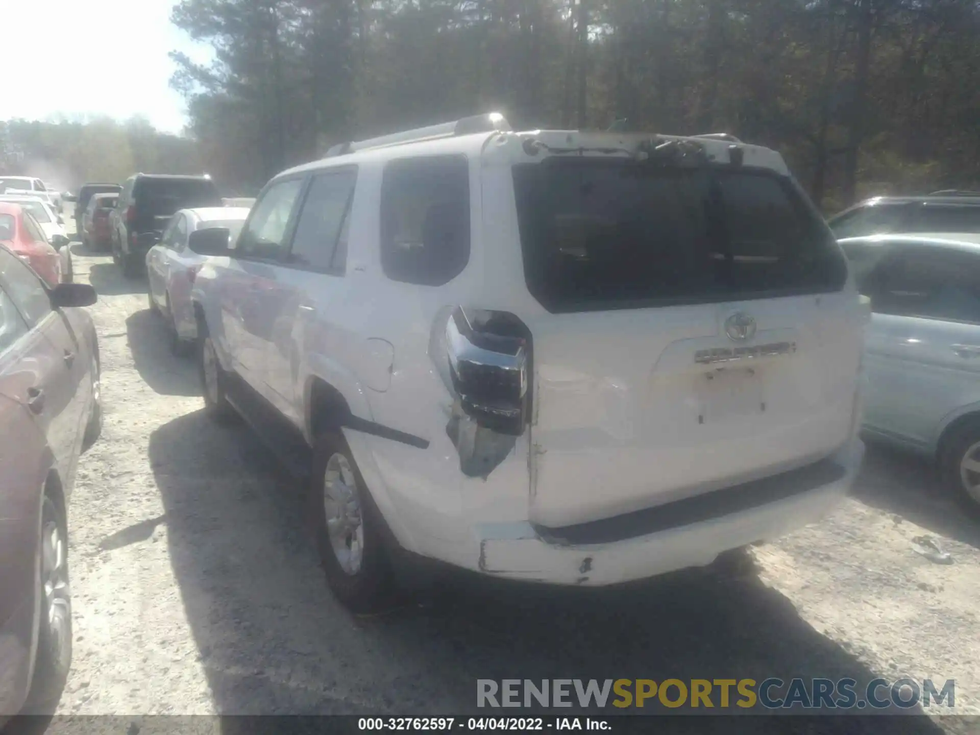 3 Photograph of a damaged car JTEBU5JR8L5794479 TOYOTA 4RUNNER 2020