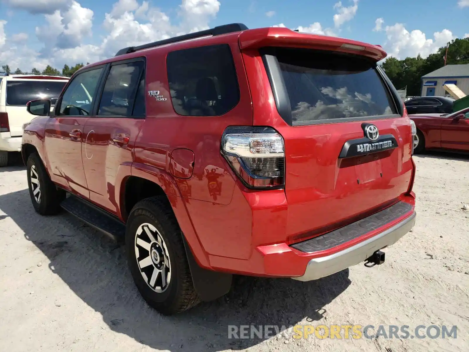 3 Photograph of a damaged car JTEBU5JR8L5795261 TOYOTA 4RUNNER 2020