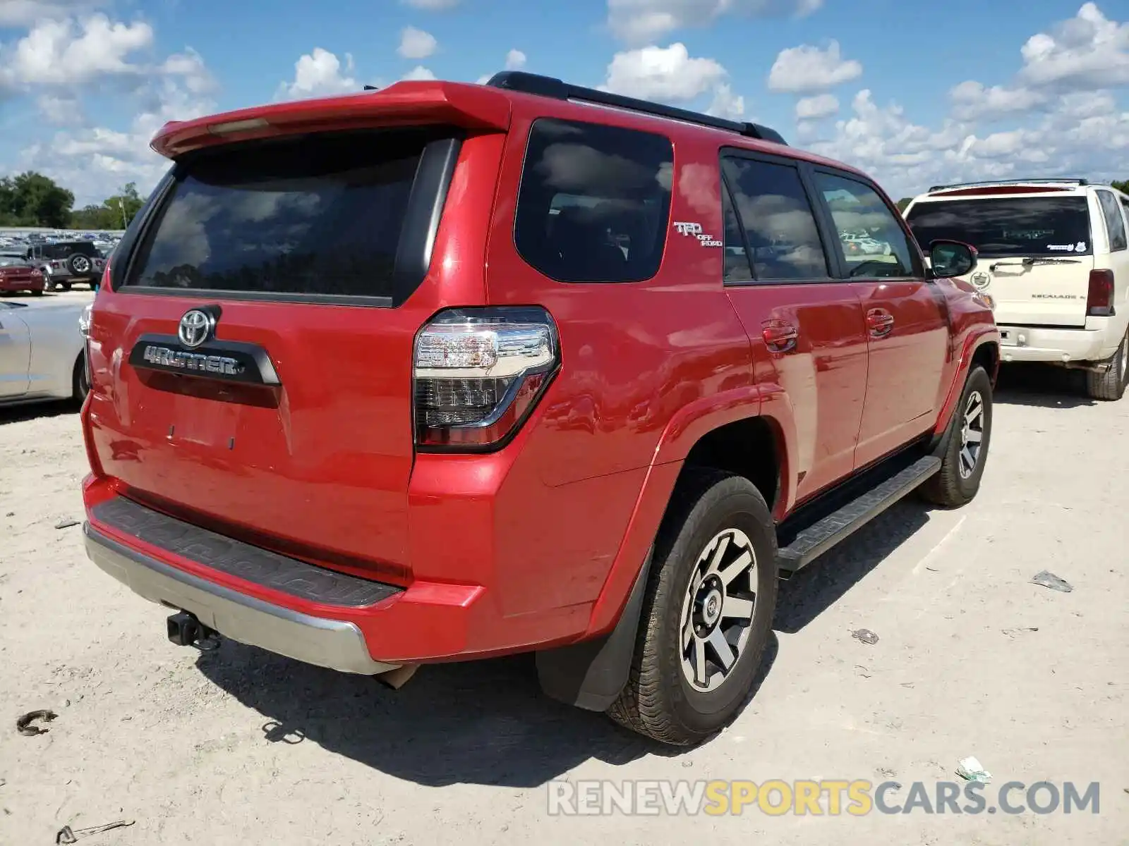 4 Photograph of a damaged car JTEBU5JR8L5795261 TOYOTA 4RUNNER 2020