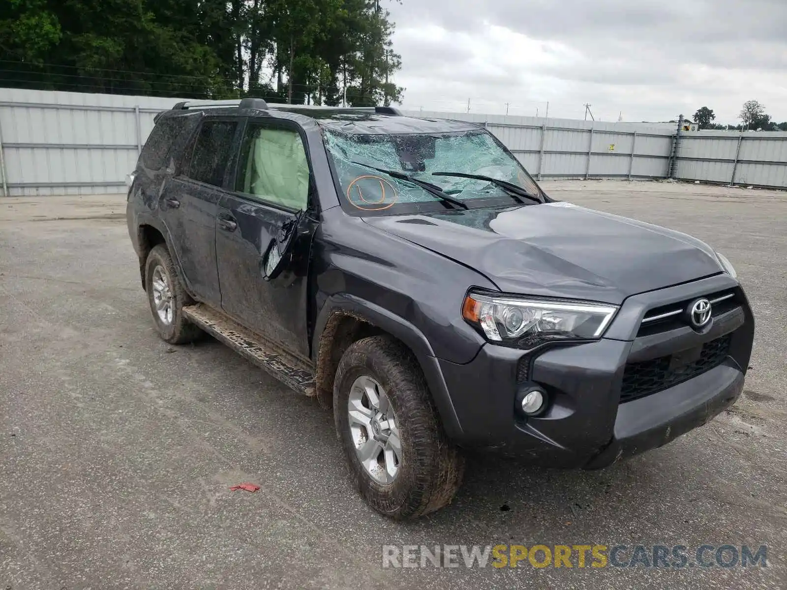 1 Photograph of a damaged car JTEBU5JR8L5795468 TOYOTA 4RUNNER 2020