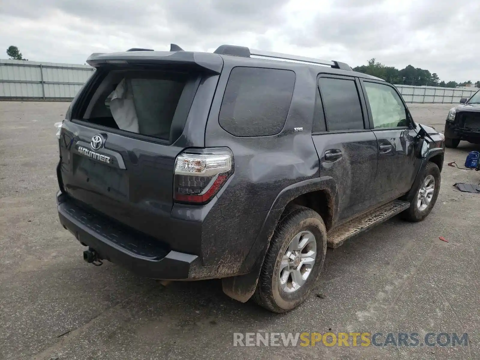 4 Photograph of a damaged car JTEBU5JR8L5795468 TOYOTA 4RUNNER 2020