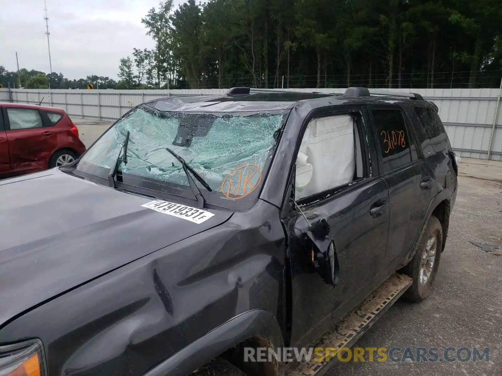 9 Photograph of a damaged car JTEBU5JR8L5795468 TOYOTA 4RUNNER 2020