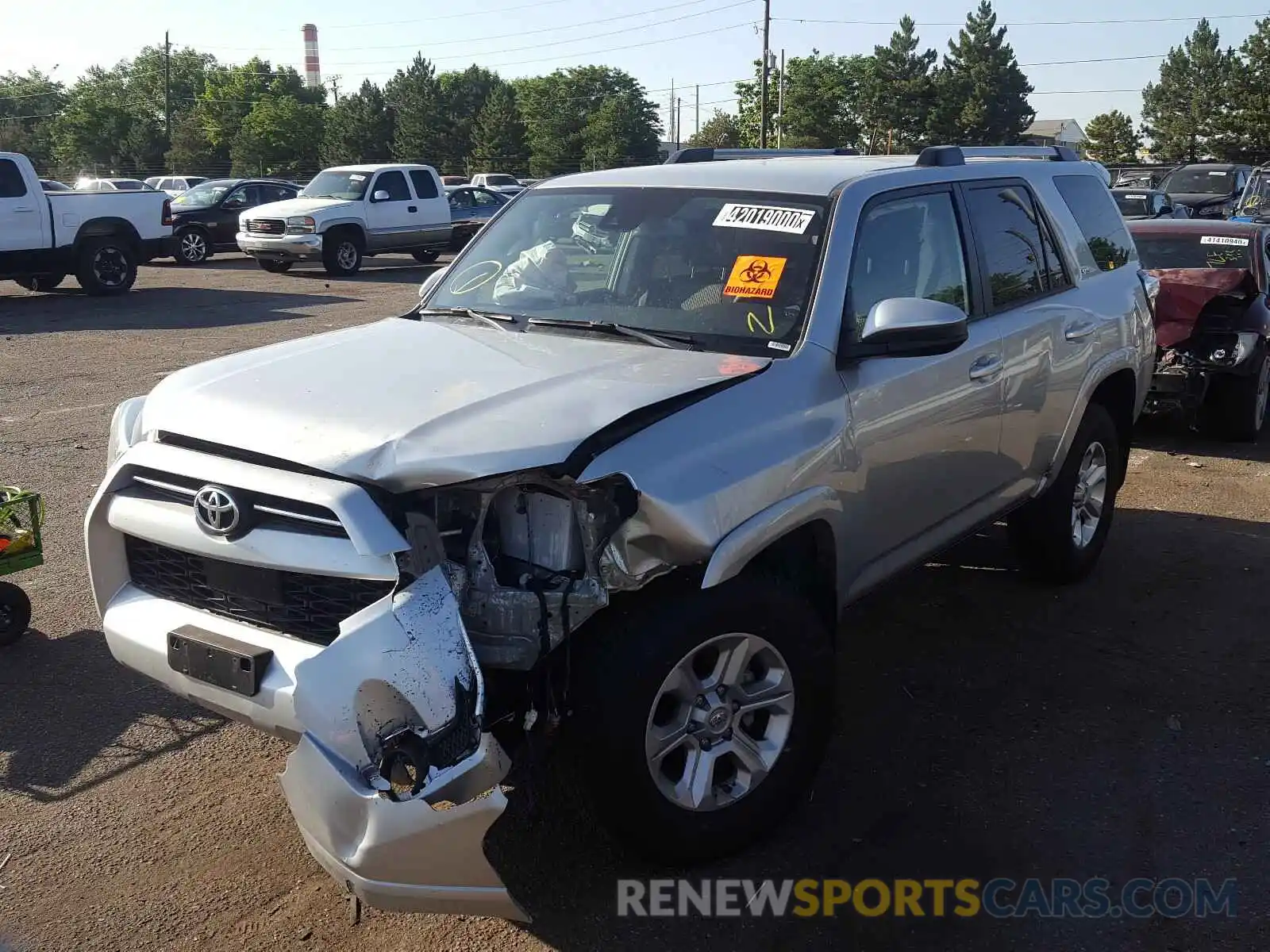 2 Photograph of a damaged car JTEBU5JR8L5795616 TOYOTA 4RUNNER 2020