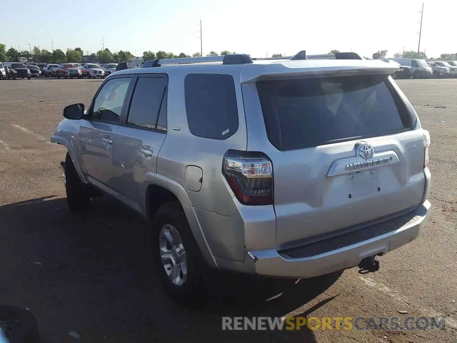 3 Photograph of a damaged car JTEBU5JR8L5795616 TOYOTA 4RUNNER 2020