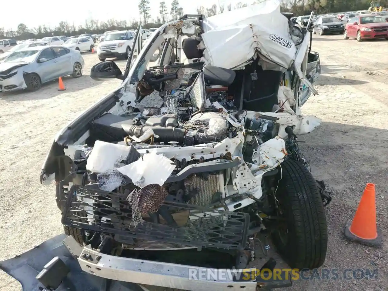 9 Photograph of a damaged car JTEBU5JR8L5797270 TOYOTA 4RUNNER 2020