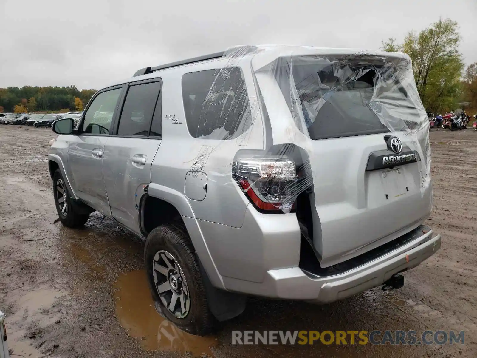 3 Фотография поврежденного автомобиля JTEBU5JR8L5799049 TOYOTA 4RUNNER 2020