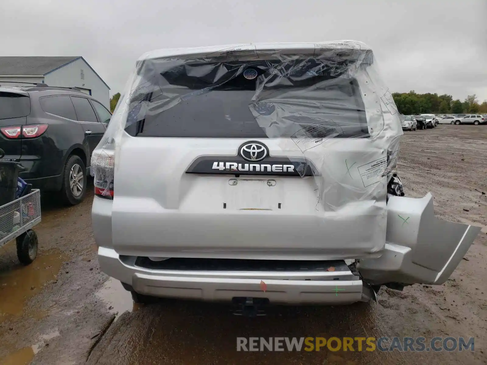 9 Photograph of a damaged car JTEBU5JR8L5799049 TOYOTA 4RUNNER 2020