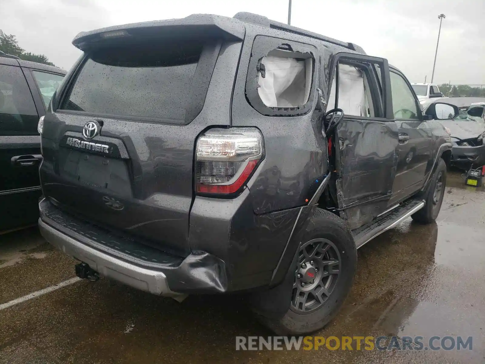 9 Photograph of a damaged car JTEBU5JR8L5804556 TOYOTA 4RUNNER 2020