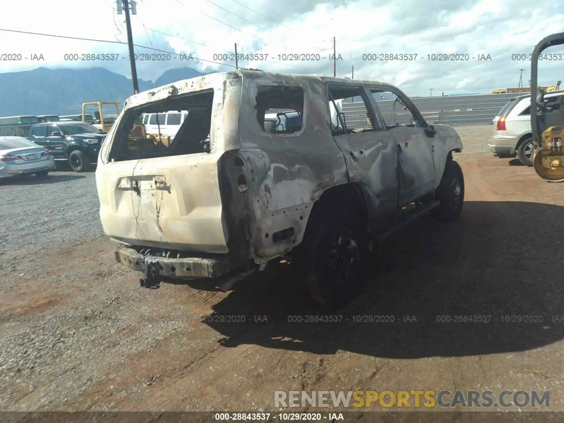 4 Photograph of a damaged car JTEBU5JR8L5805240 TOYOTA 4RUNNER 2020