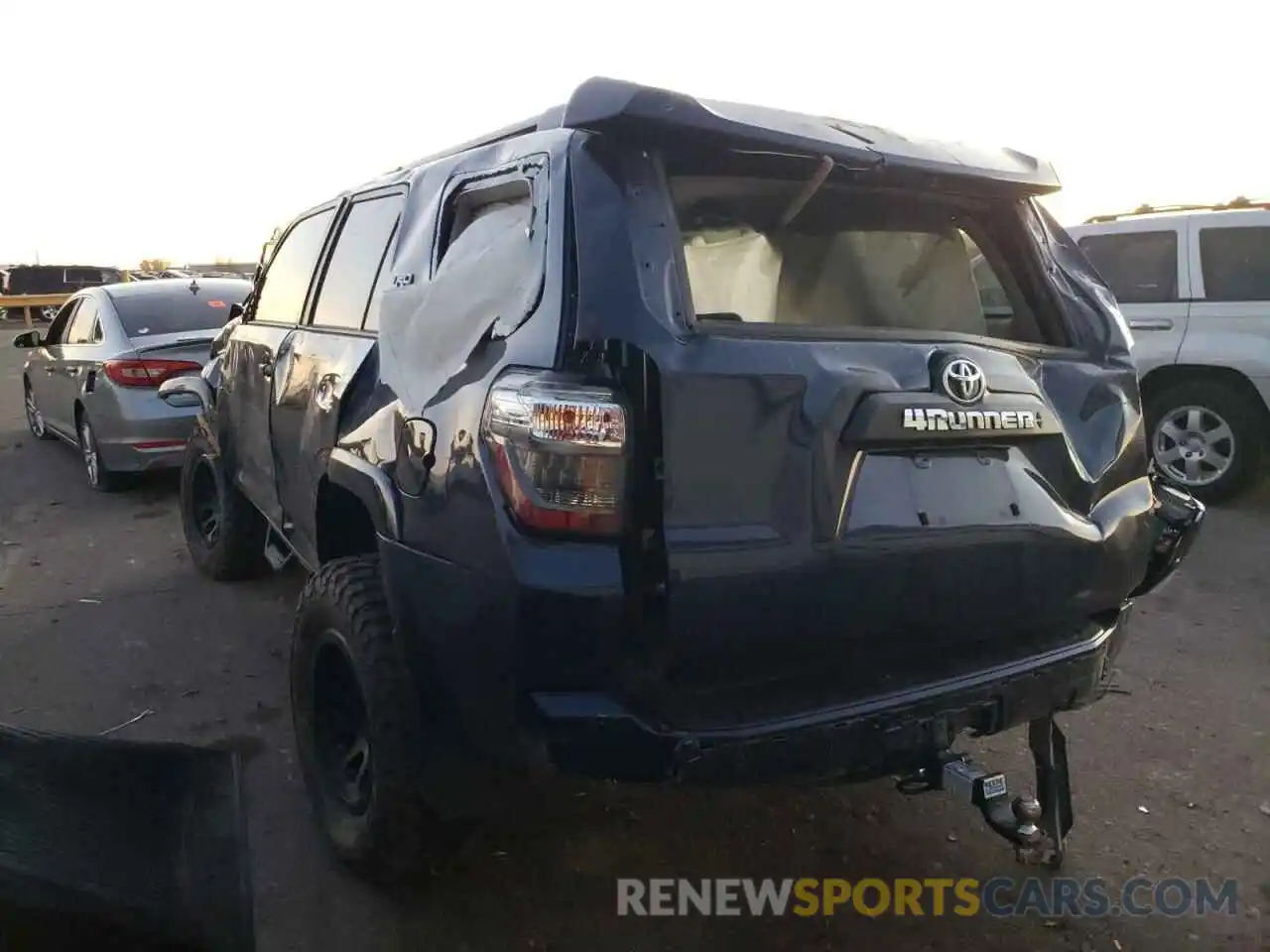 3 Photograph of a damaged car JTEBU5JR8L5808817 TOYOTA 4RUNNER 2020