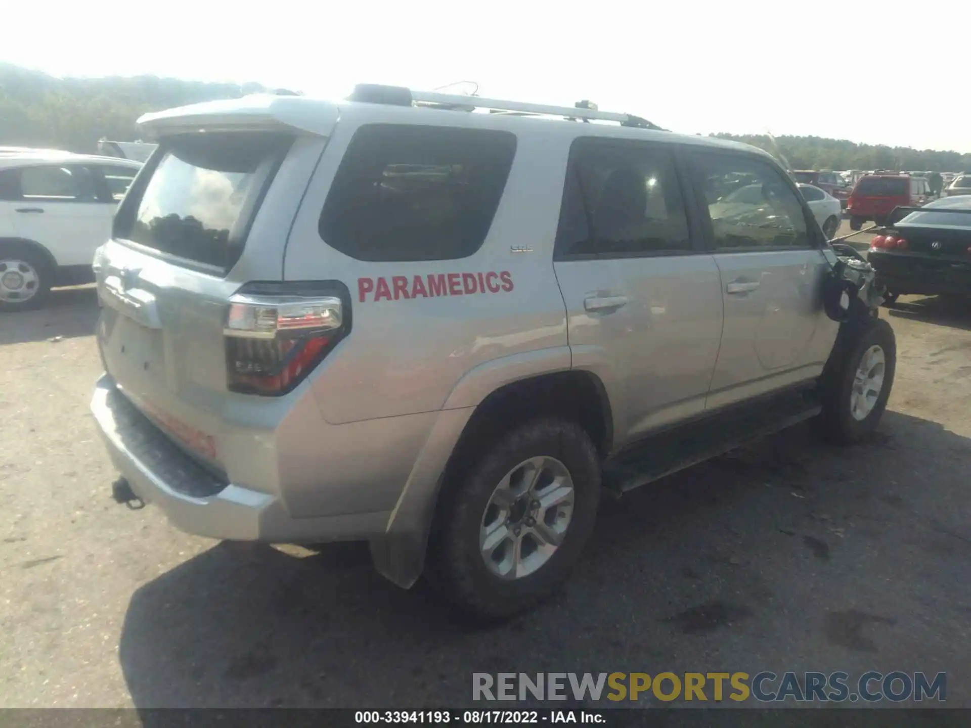 4 Photograph of a damaged car JTEBU5JR8L5817209 TOYOTA 4RUNNER 2020