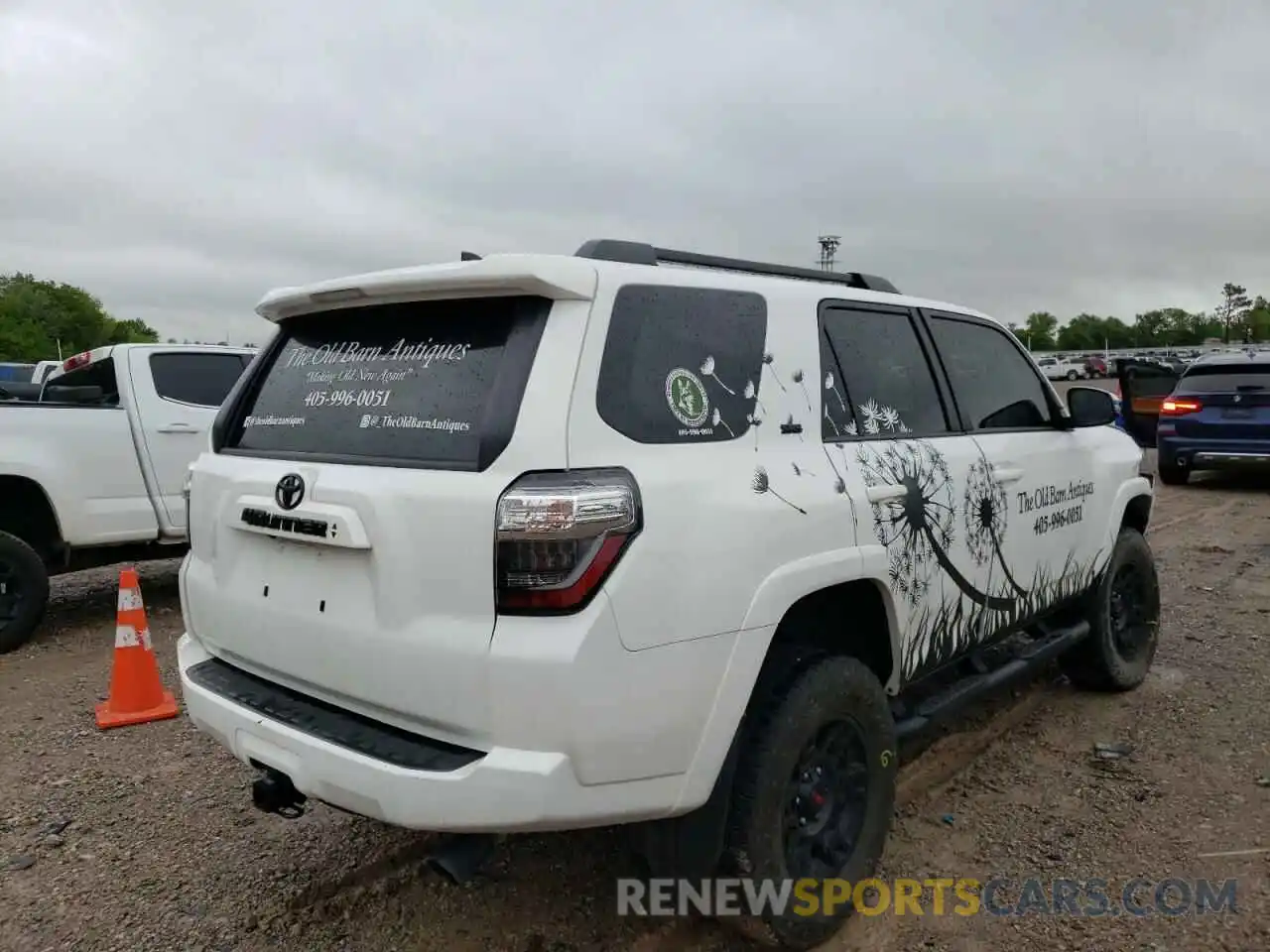 4 Photograph of a damaged car JTEBU5JR8L5821518 TOYOTA 4RUNNER 2020