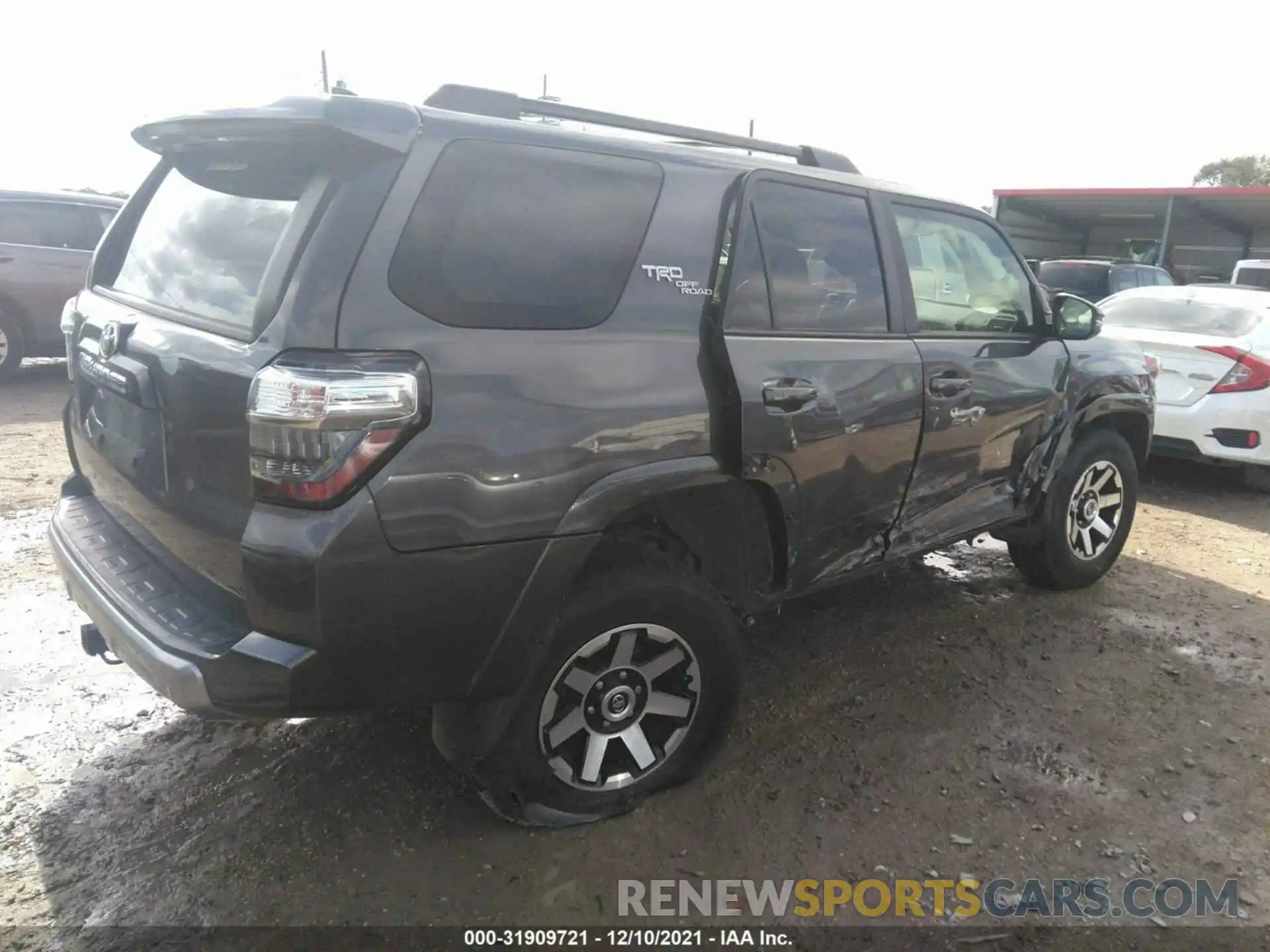 4 Фотография поврежденного автомобиля JTEBU5JR8L5823964 TOYOTA 4RUNNER 2020