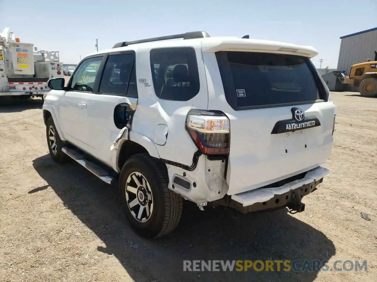 3 Photograph of a damaged car JTEBU5JR8L5825777 TOYOTA 4RUNNER 2020