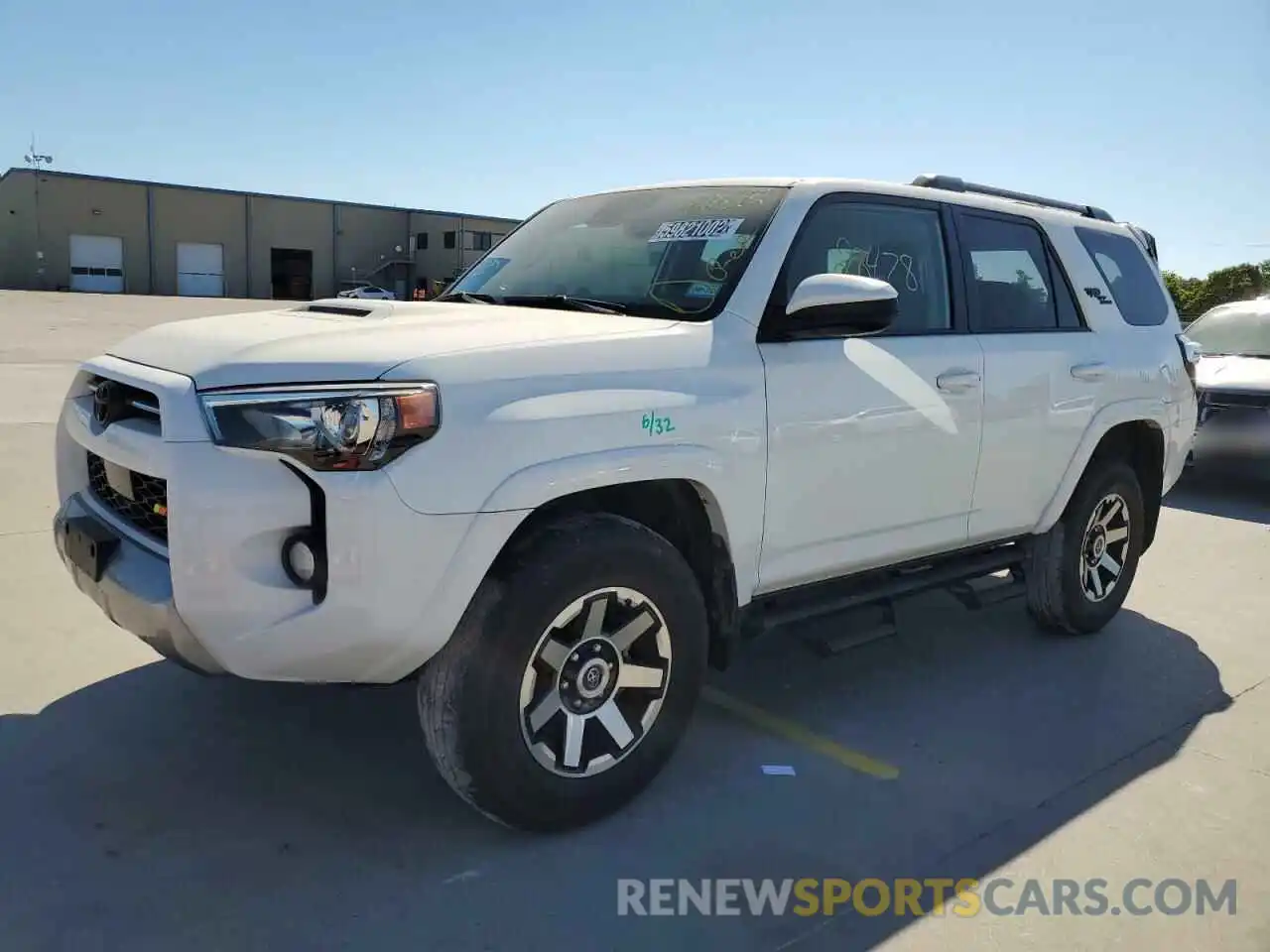 2 Photograph of a damaged car JTEBU5JR8L5828582 TOYOTA 4RUNNER 2020