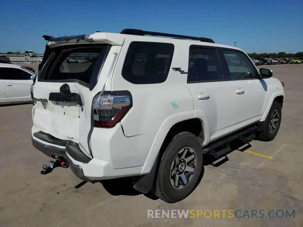 4 Photograph of a damaged car JTEBU5JR8L5828582 TOYOTA 4RUNNER 2020