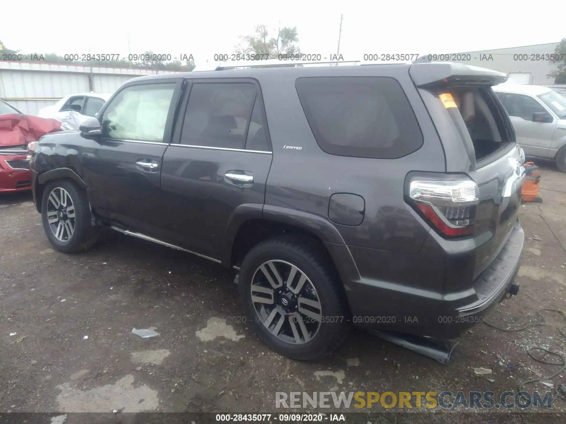 3 Photograph of a damaged car JTEBU5JR8L5831594 TOYOTA 4RUNNER 2020