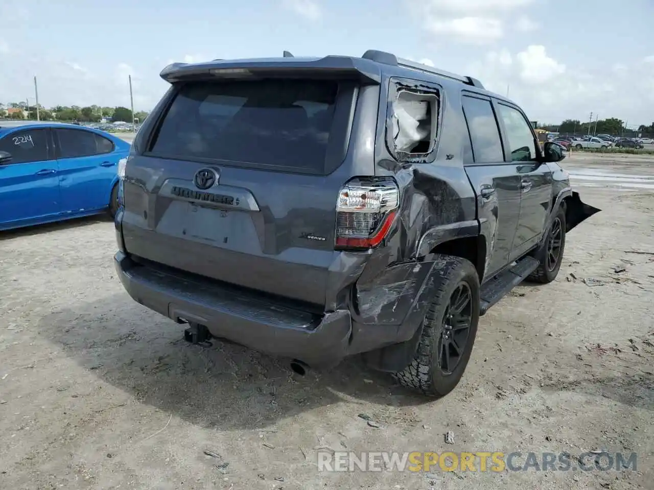 4 Photograph of a damaged car JTEBU5JR8L5832132 TOYOTA 4RUNNER 2020