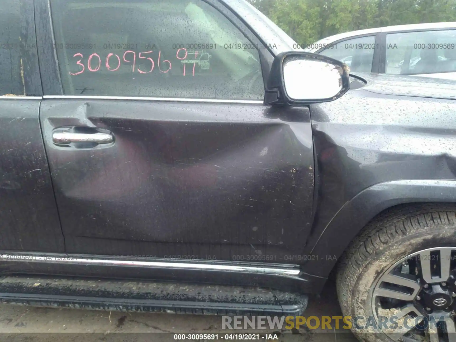 6 Photograph of a damaged car JTEBU5JR9L5738826 TOYOTA 4RUNNER 2020