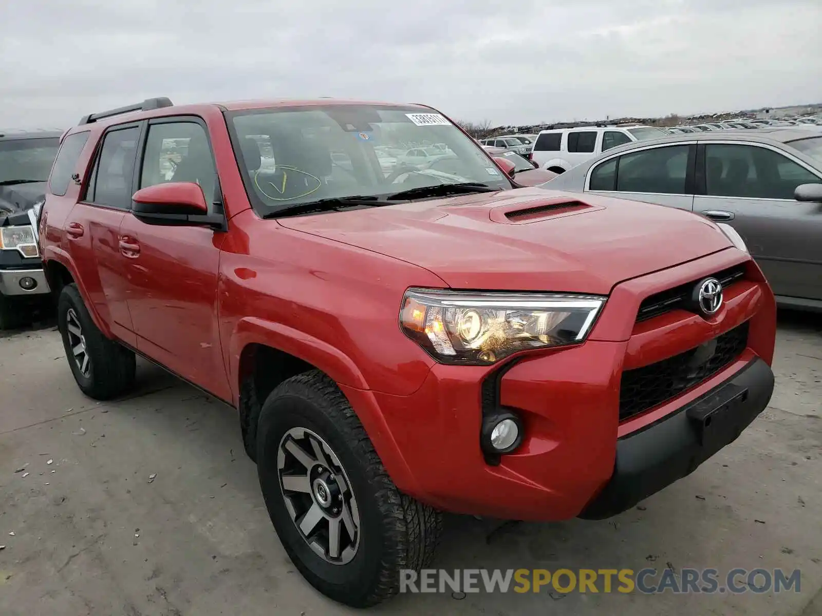 1 Photograph of a damaged car JTEBU5JR9L5741175 TOYOTA 4RUNNER 2020