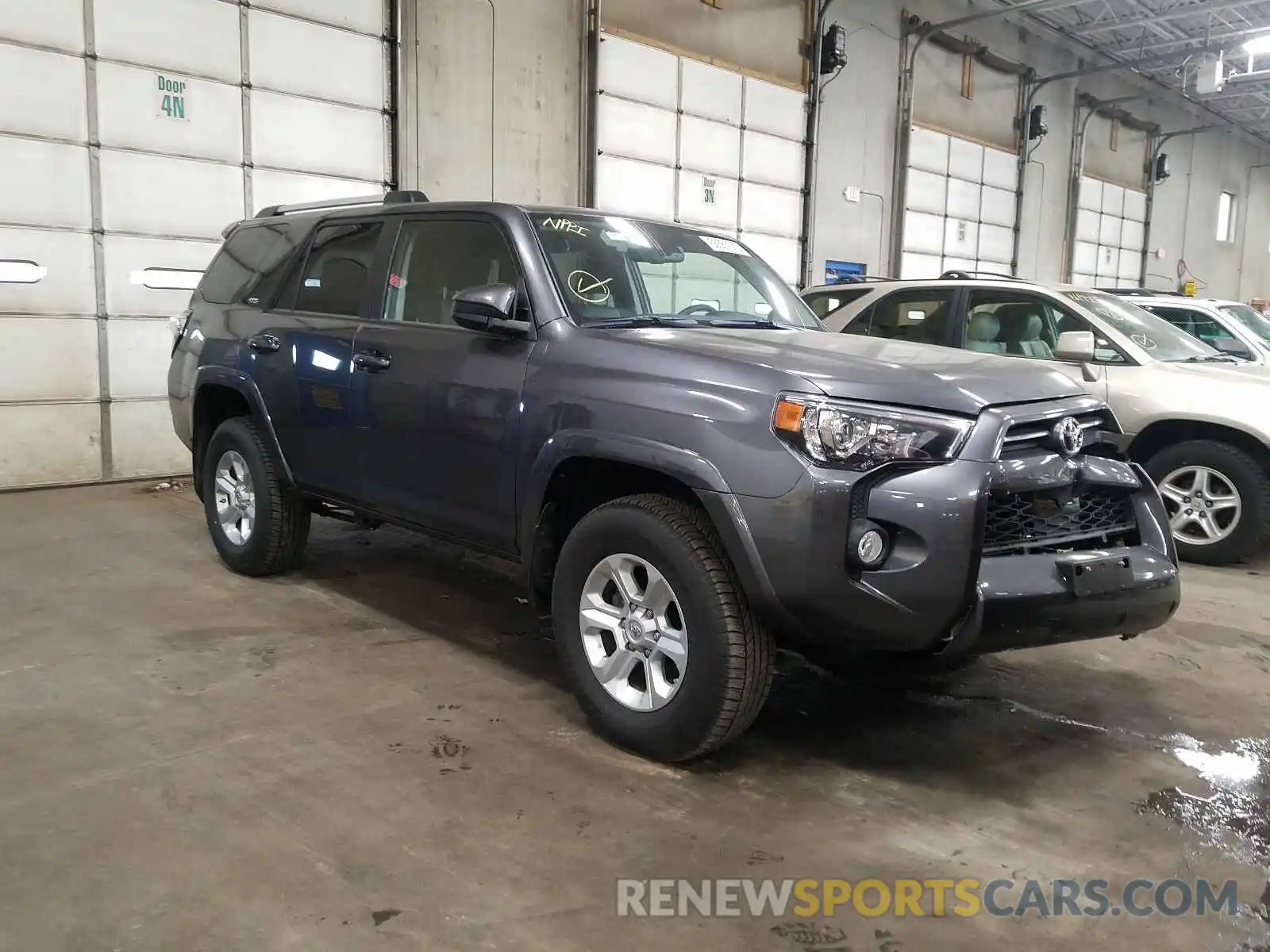 1 Photograph of a damaged car JTEBU5JR9L5742407 TOYOTA 4RUNNER 2020