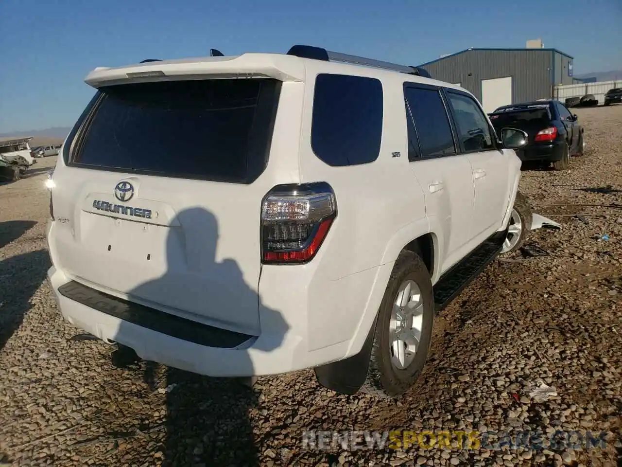 4 Photograph of a damaged car JTEBU5JR9L5743928 TOYOTA 4RUNNER 2020