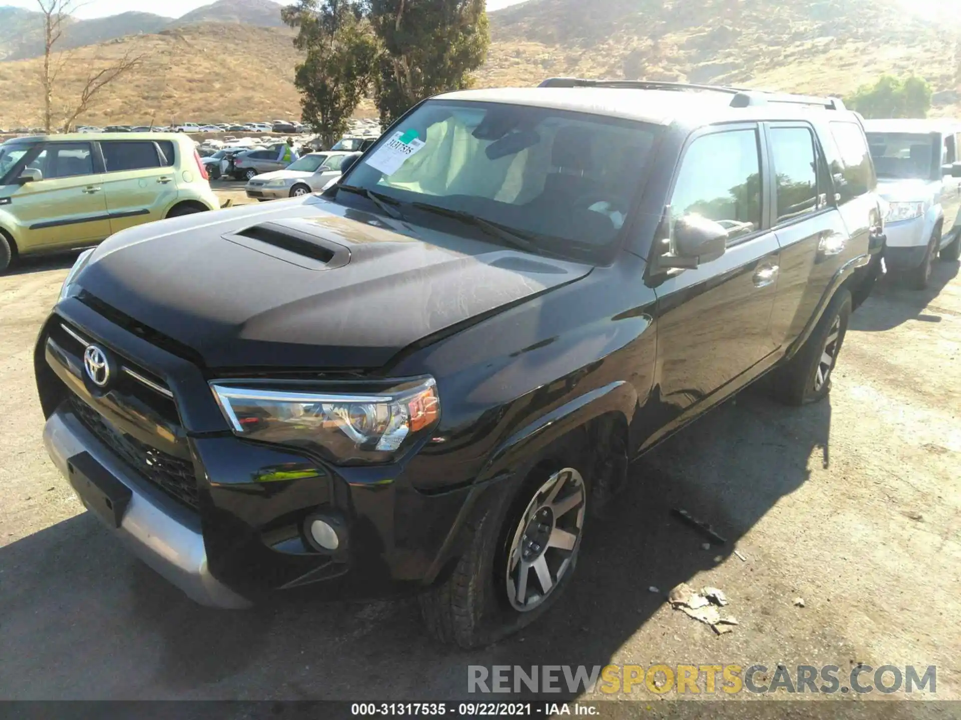 2 Photograph of a damaged car JTEBU5JR9L5746537 TOYOTA 4RUNNER 2020