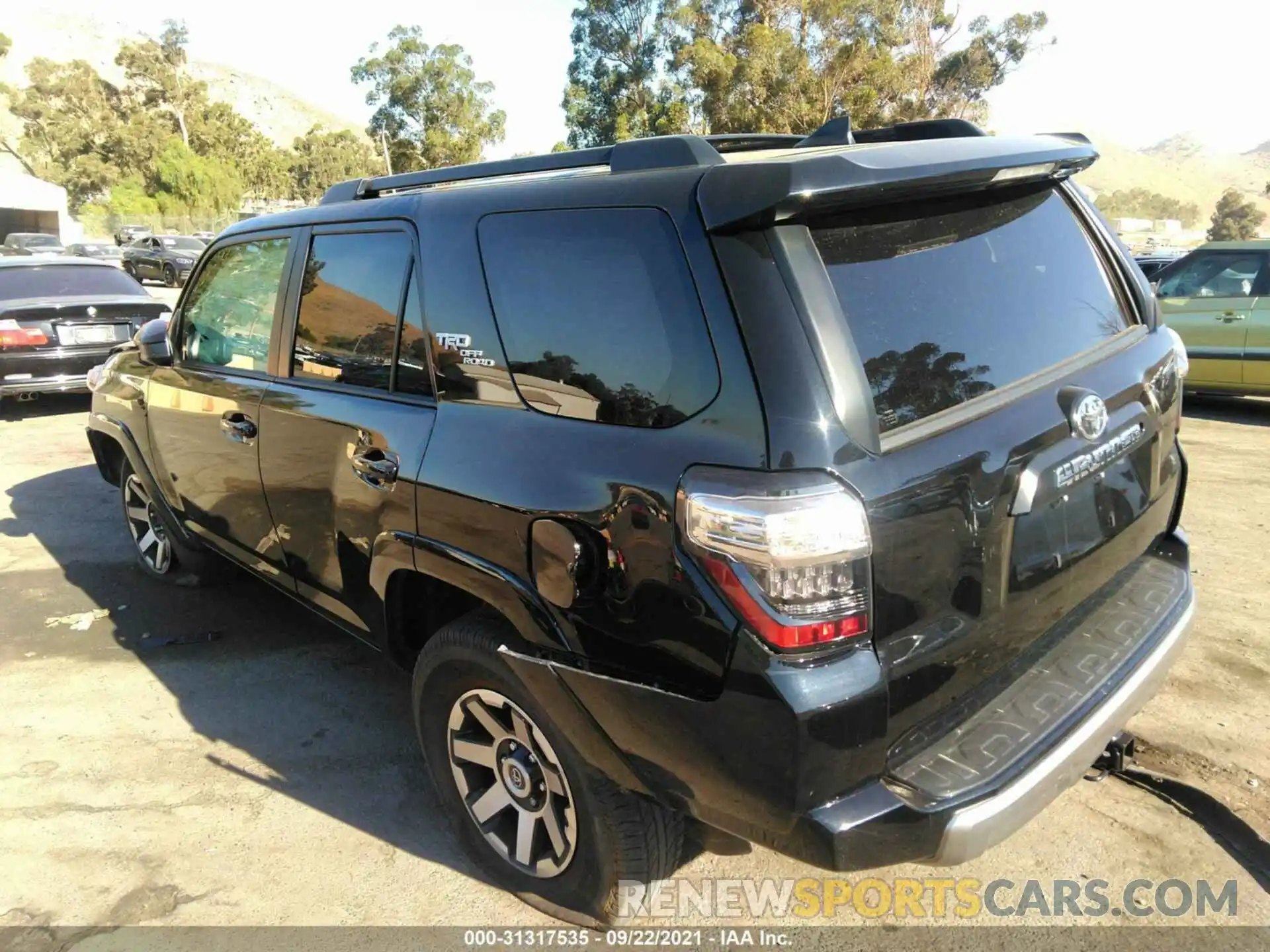 3 Photograph of a damaged car JTEBU5JR9L5746537 TOYOTA 4RUNNER 2020