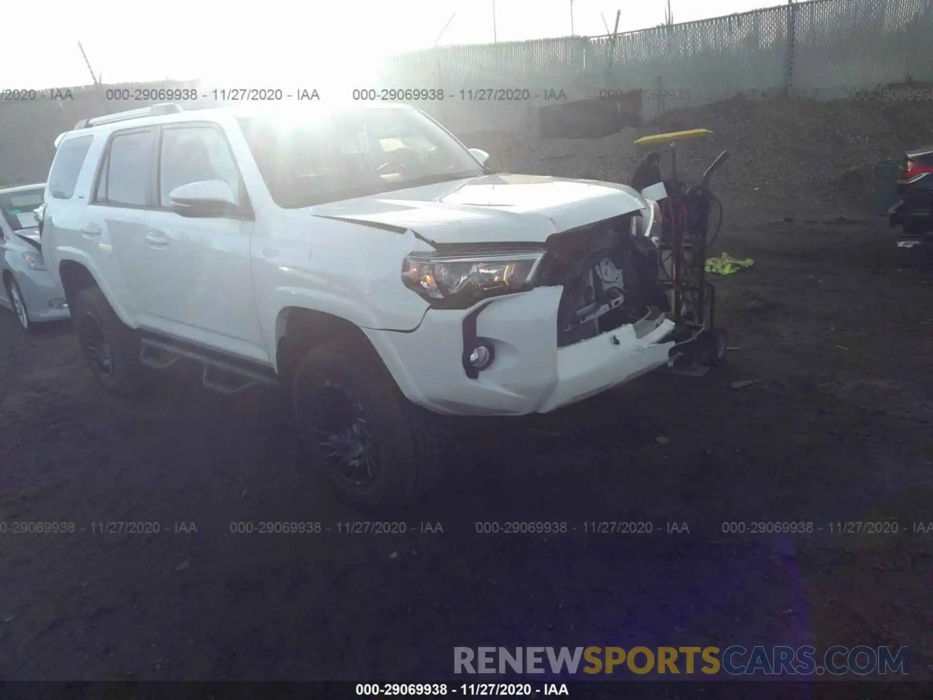 1 Photograph of a damaged car JTEBU5JR9L5748496 TOYOTA 4RUNNER 2020