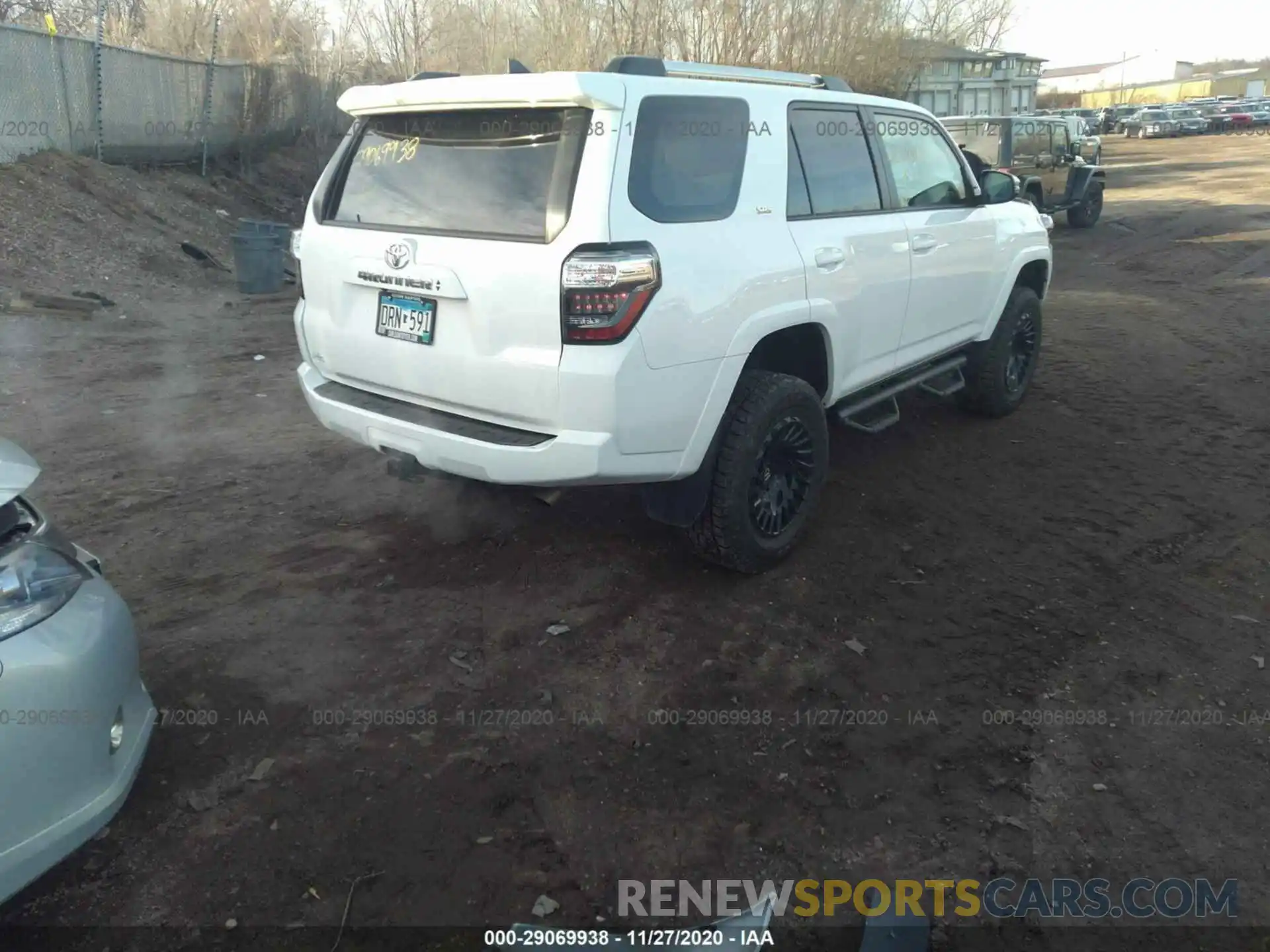 4 Photograph of a damaged car JTEBU5JR9L5748496 TOYOTA 4RUNNER 2020