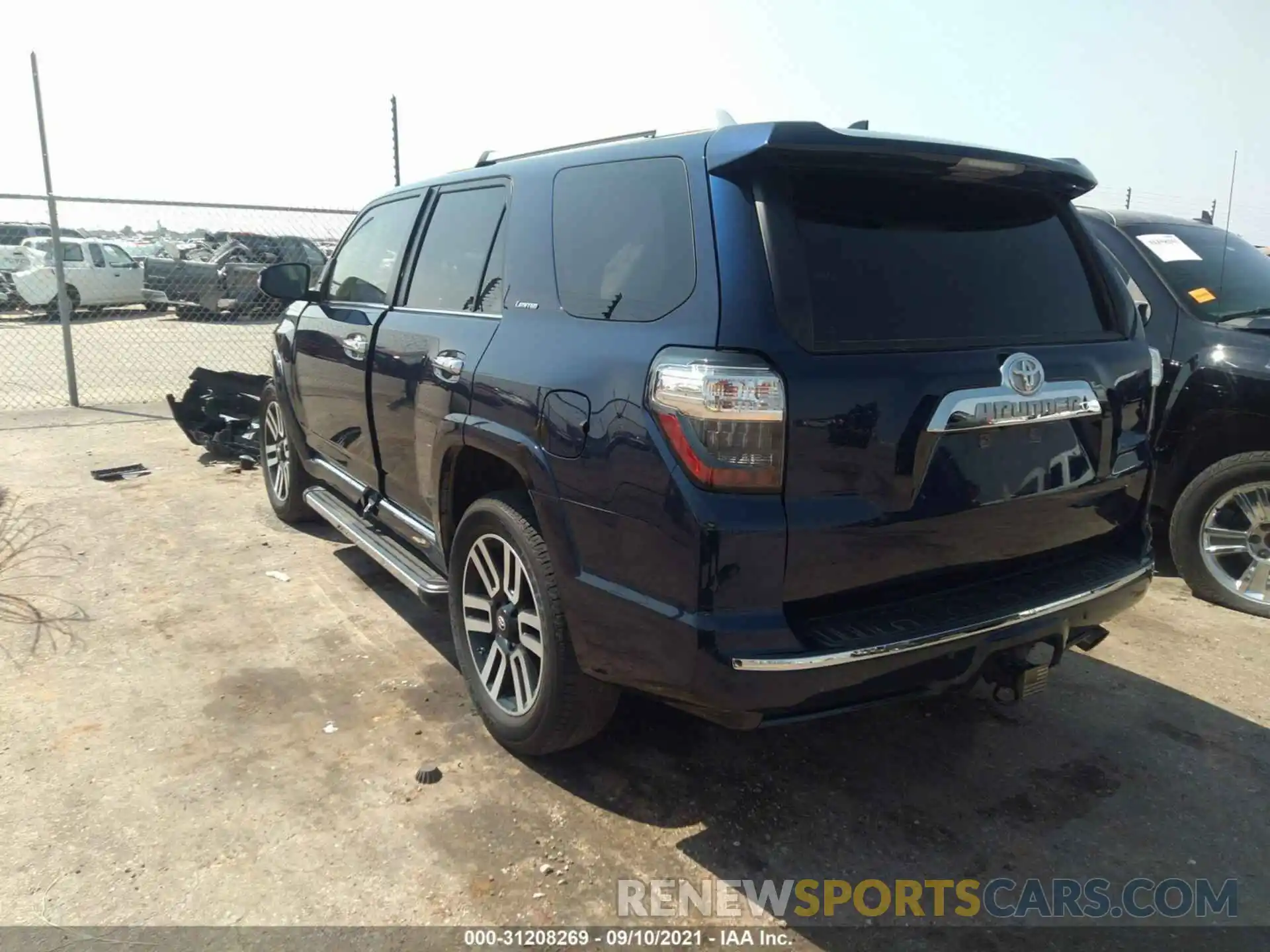 3 Фотография поврежденного автомобиля JTEBU5JR9L5750975 TOYOTA 4RUNNER 2020