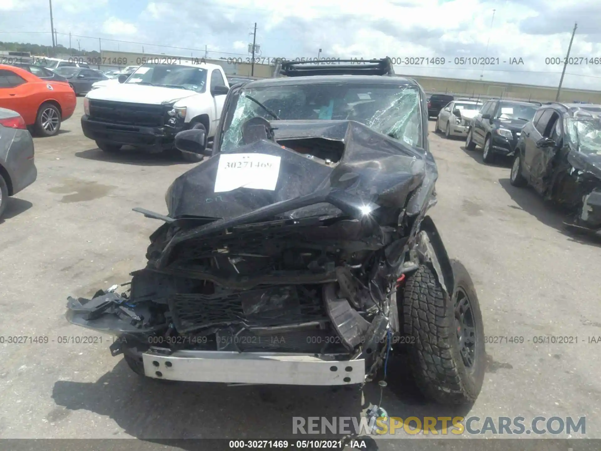 6 Photograph of a damaged car JTEBU5JR9L5752368 TOYOTA 4RUNNER 2020