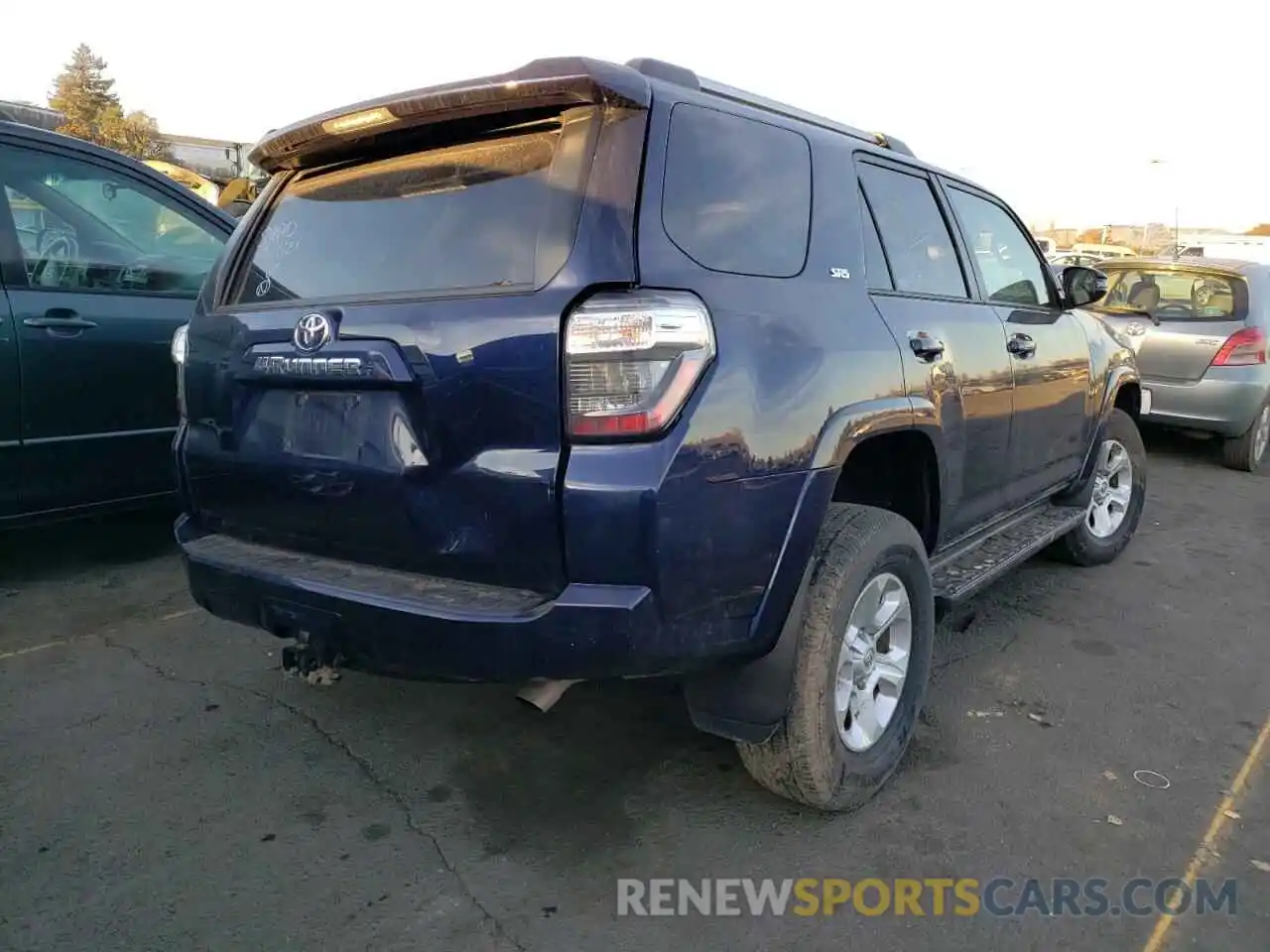 4 Photograph of a damaged car JTEBU5JR9L5760048 TOYOTA 4RUNNER 2020