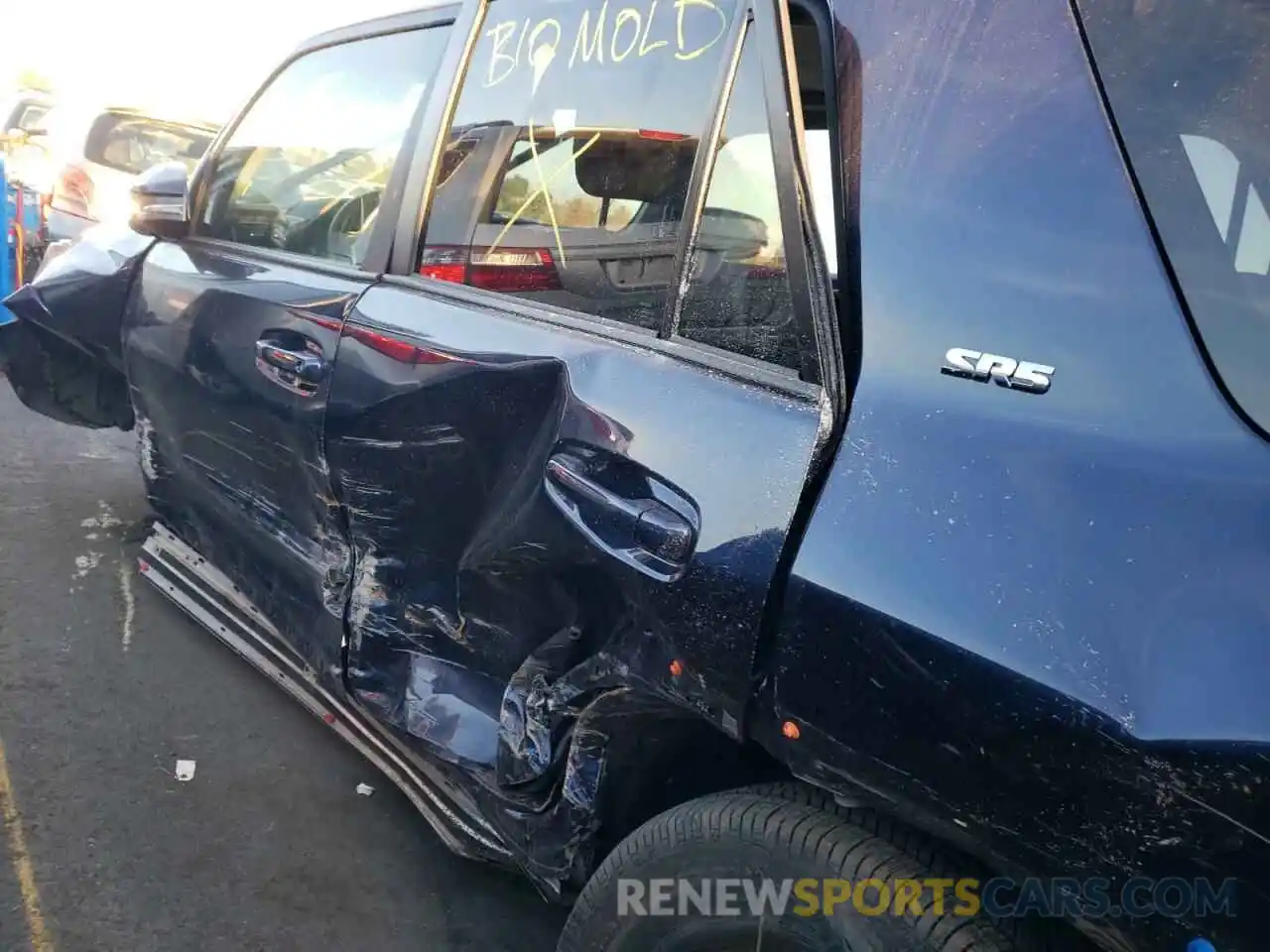 9 Photograph of a damaged car JTEBU5JR9L5760048 TOYOTA 4RUNNER 2020