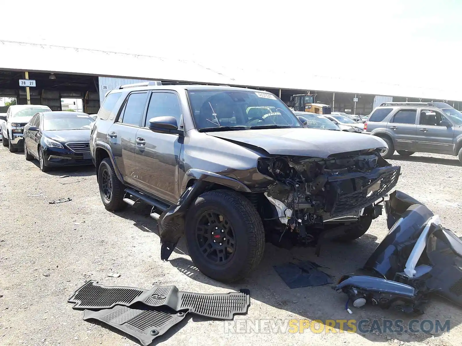 1 Photograph of a damaged car JTEBU5JR9L5771924 TOYOTA 4RUNNER 2020