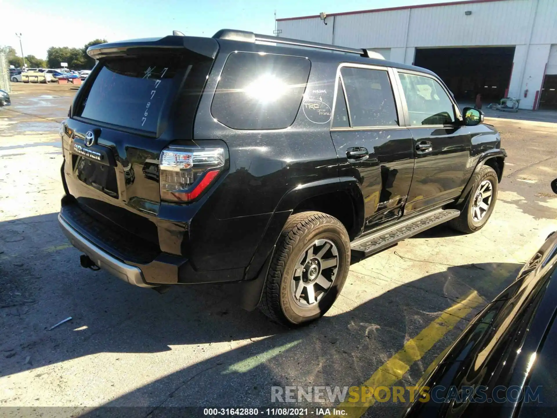 4 Фотография поврежденного автомобиля JTEBU5JR9L5777867 TOYOTA 4RUNNER 2020