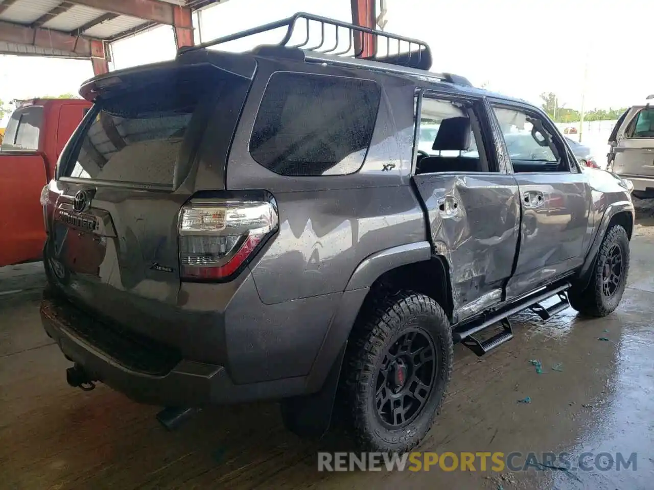 4 Photograph of a damaged car JTEBU5JR9L5778081 TOYOTA 4RUNNER 2020