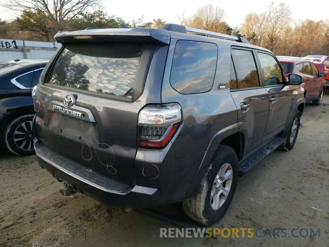 4 Photograph of a damaged car JTEBU5JR9L5778789 TOYOTA 4RUNNER 2020