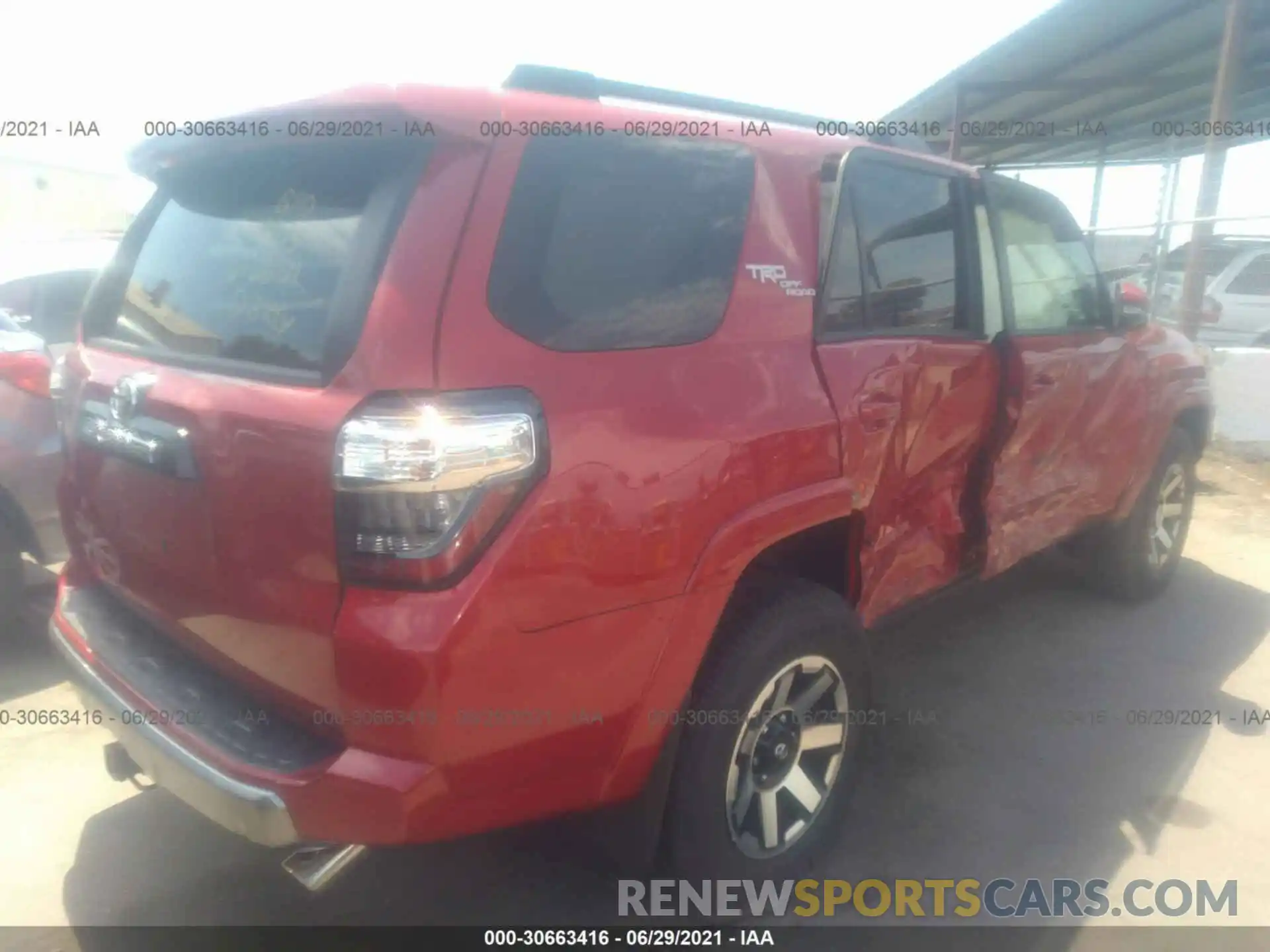 4 Photograph of a damaged car JTEBU5JR9L5780378 TOYOTA 4RUNNER 2020