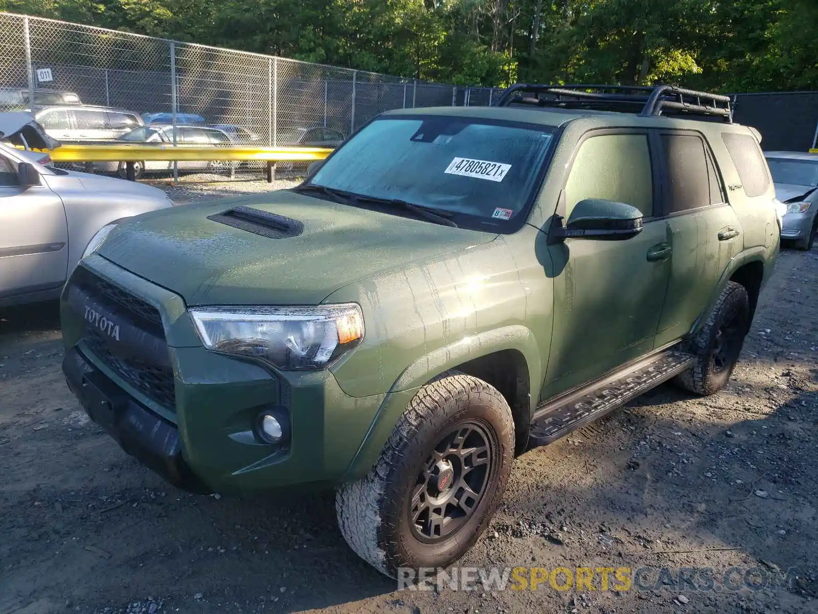 2 Photograph of a damaged car JTEBU5JR9L5782437 TOYOTA 4RUNNER 2020