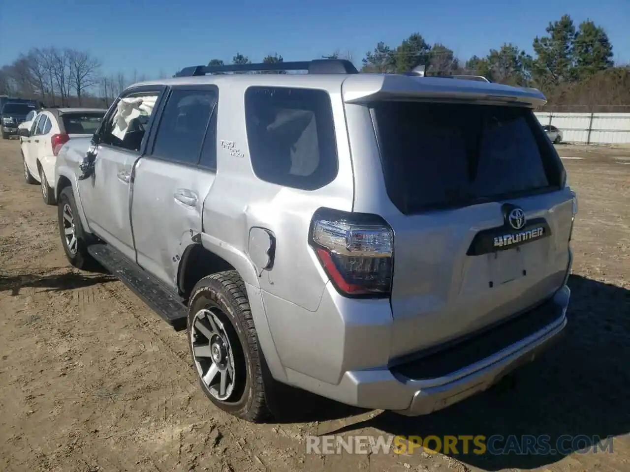 3 Photograph of a damaged car JTEBU5JR9L5783152 TOYOTA 4RUNNER 2020