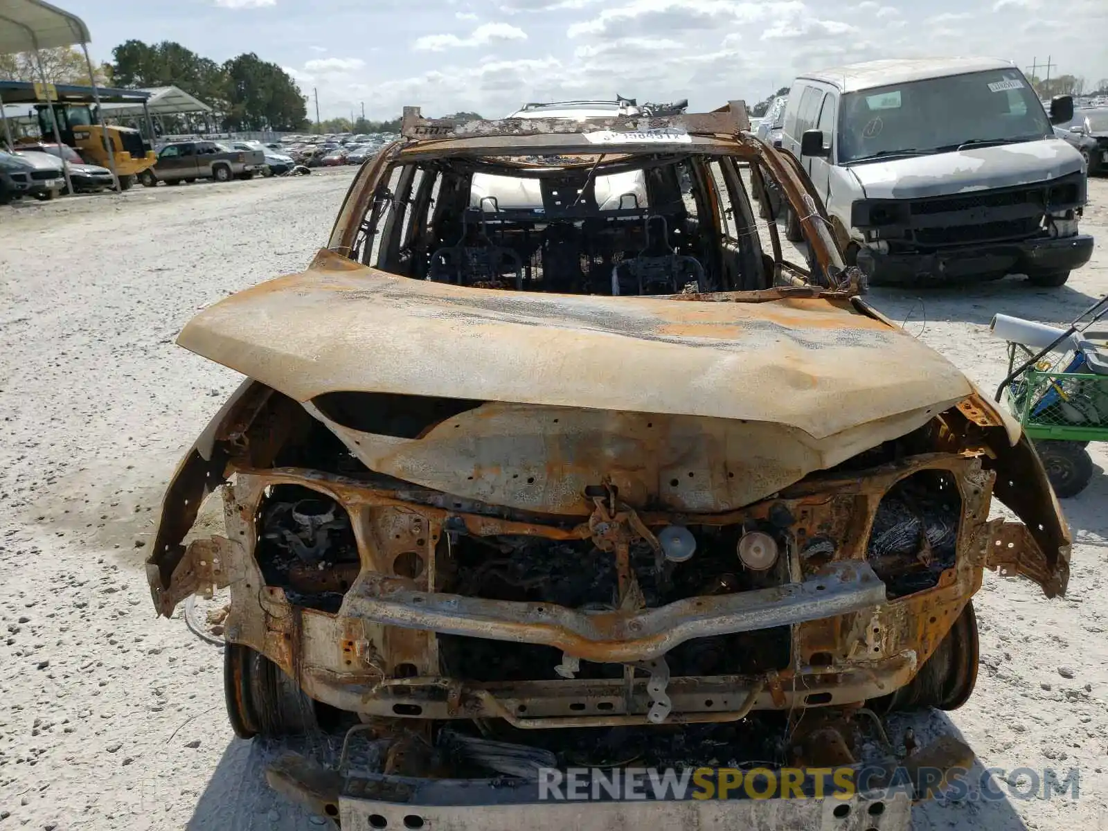 9 Photograph of a damaged car JTEBU5JR9L5783362 TOYOTA 4RUNNER 2020