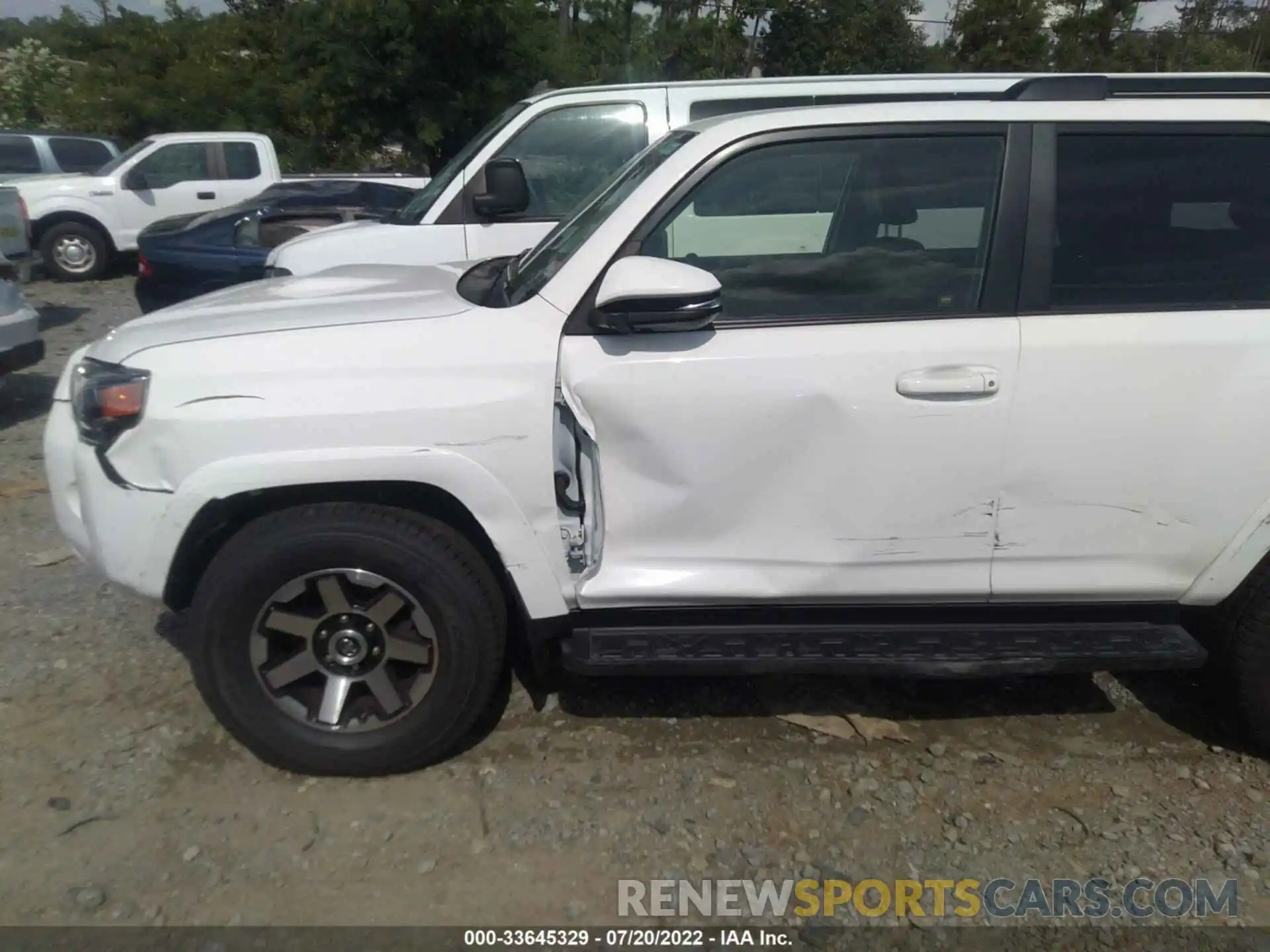 6 Photograph of a damaged car JTEBU5JR9L5783880 TOYOTA 4RUNNER 2020