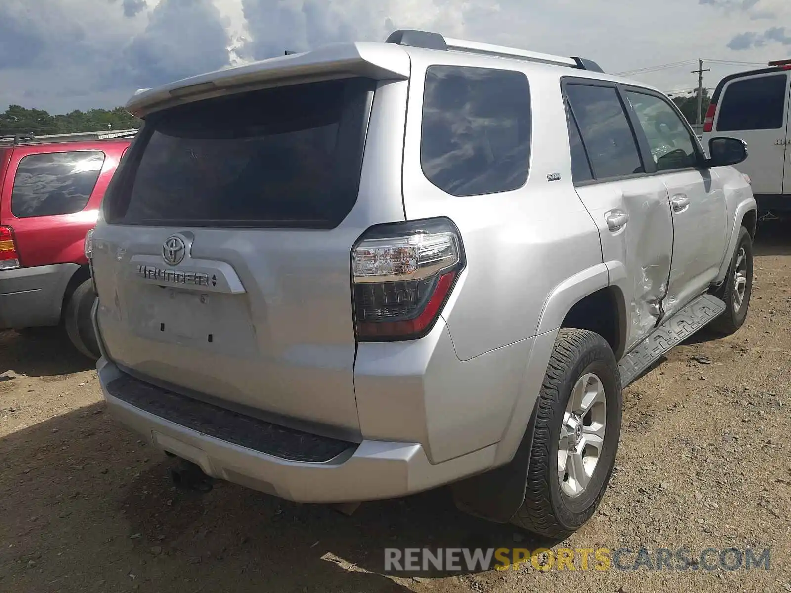 4 Photograph of a damaged car JTEBU5JR9L5786908 TOYOTA 4RUNNER 2020